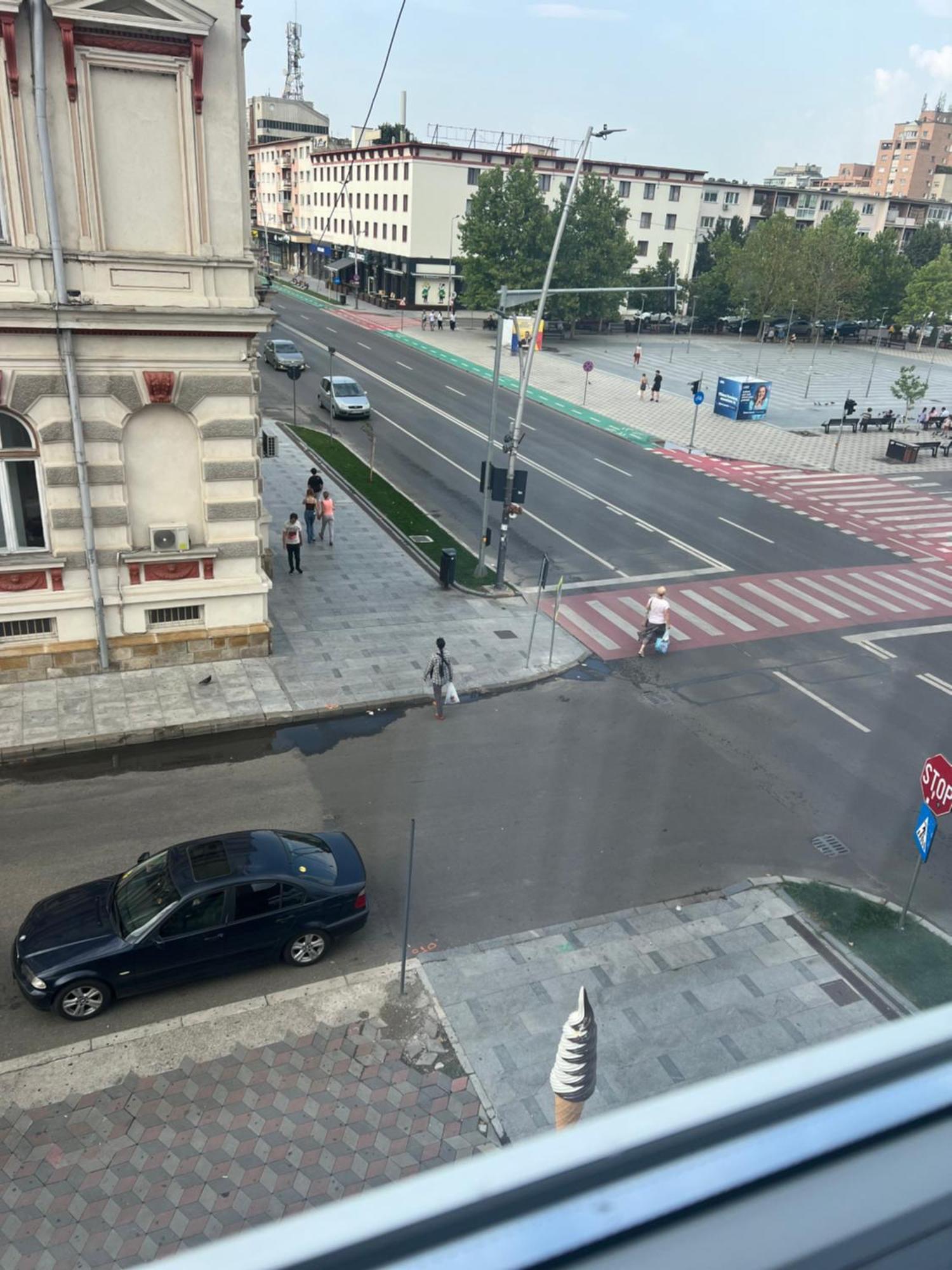 Central Trei Camere Бакеу Екстер'єр фото